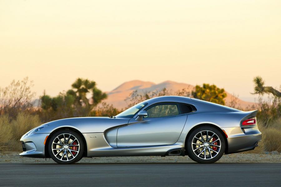  Dodge Viper SRT 2015 года  (фото 7 из 12)